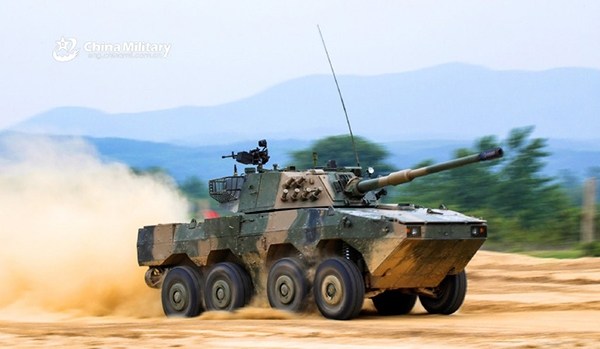 新型轮式战车4000米高原秀火力02解放军为何拿它换下主战坦克?