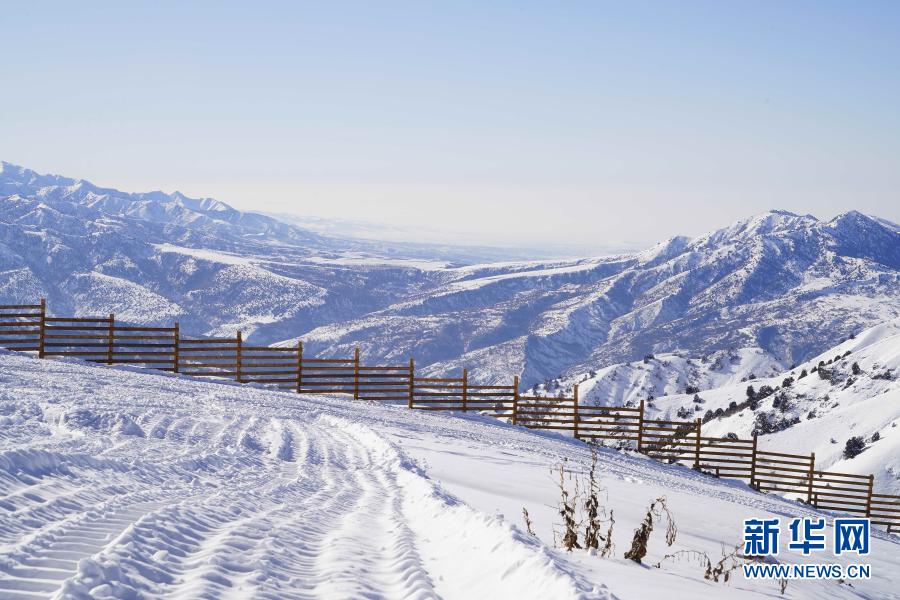 乌兹别克斯坦:山区雪景