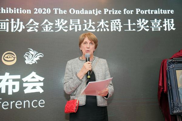 刘双获2020英国皇家肖像画协会金奖 129年来华人首获此殊荣