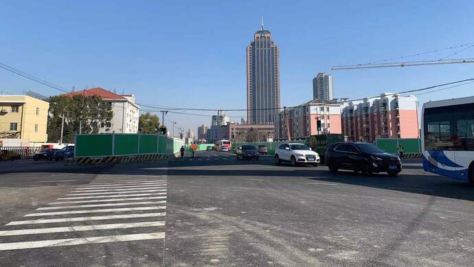 浦东大道今早恢复双向4车道通车,难度大,与多条轨道交通,越江隧道工程