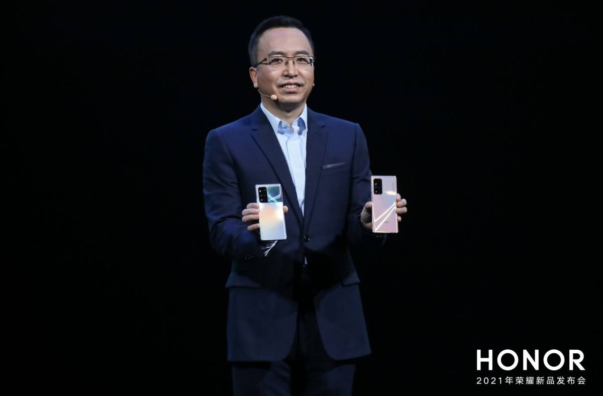 荣耀ceo赵明现身发布会现场