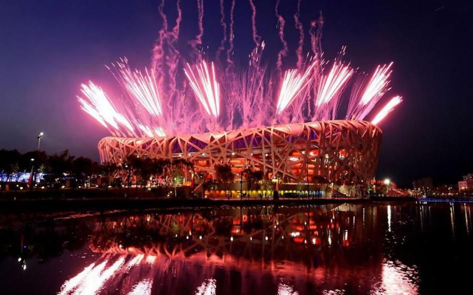 2008年8月8日晚上8时8分北京奥运会开幕式在鸟巢举行