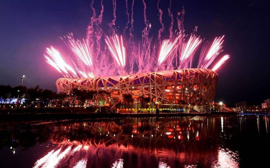 2008年8月8日晚上8时8分北京奥运会开幕式在鸟巢举行
