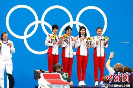 当地时间7月29日,东京奥运会女子4x200米自由泳接力决赛中,由张雨霏