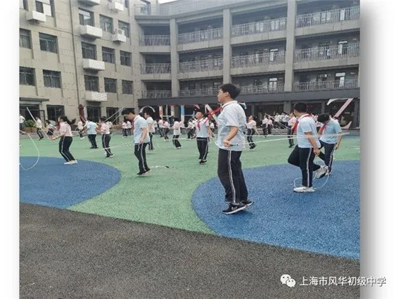 静安风华初级中学以进阶式视导探育人之道班级视导反馈