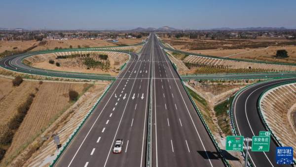 河北迁曹高速公路全线通车
