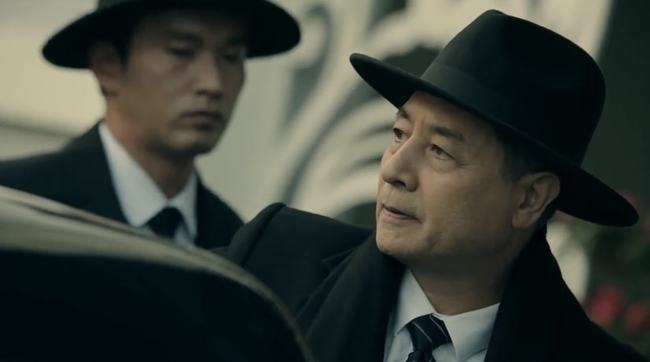 在谍战剧的男人群戏中,《前行者》还有一位特别舒服的女配角,她就是