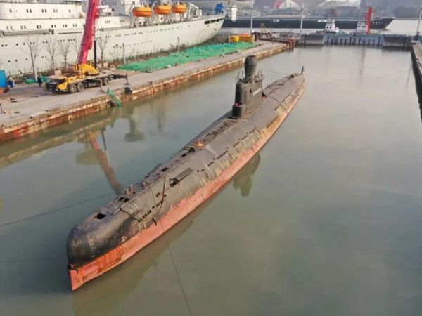 长城191号退役潜艇正式落户黄浦滨江