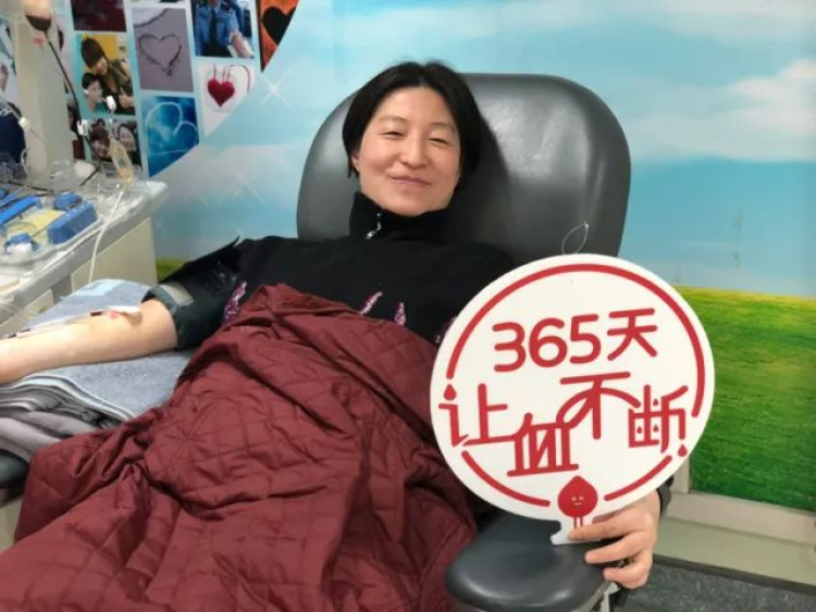 30多年来，他们坚持捐献血液，分享生命！上海每年有约40万人次参加无偿献