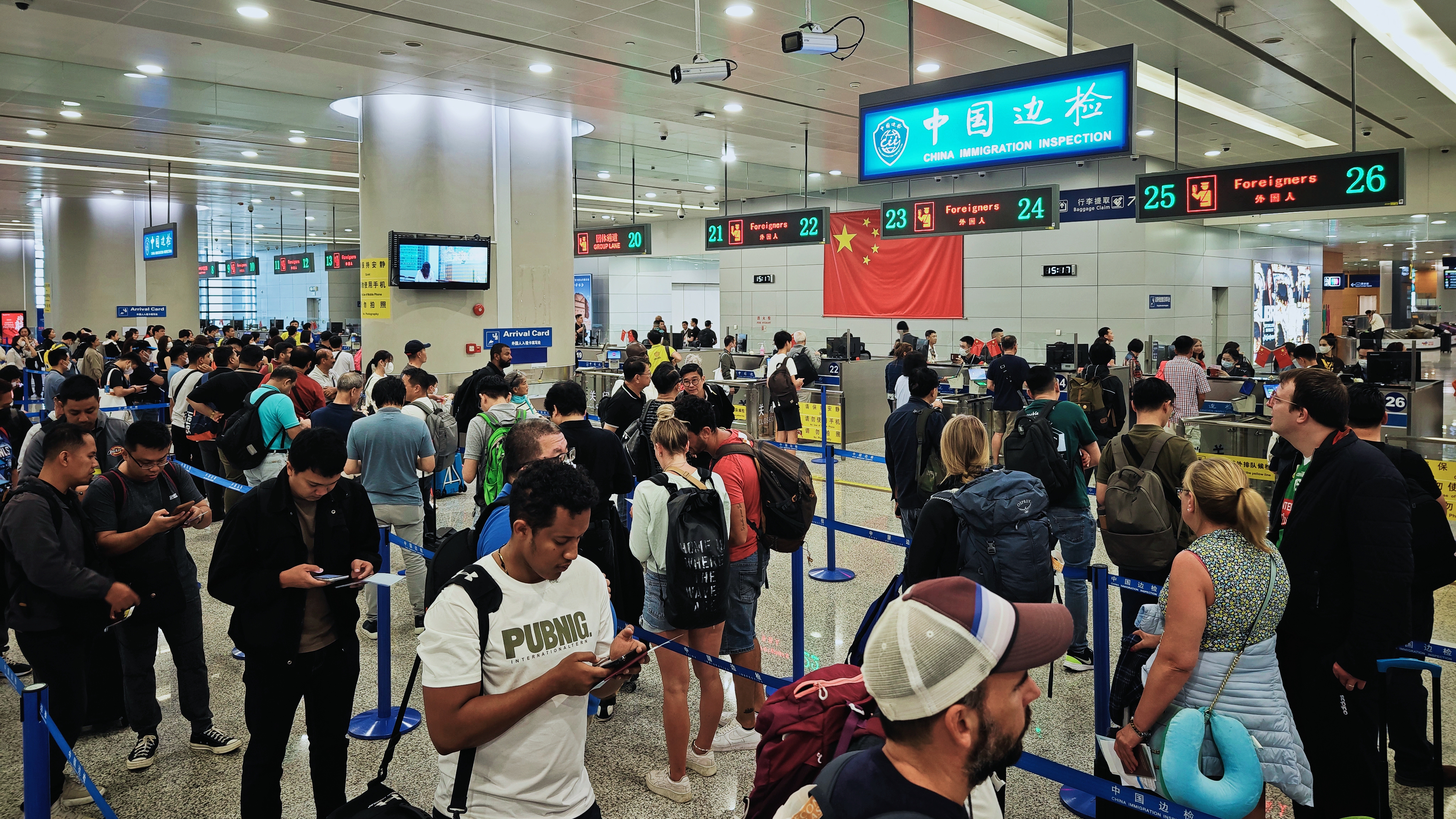 一季度浦东机场口岸外国人入出境147万人次，约为去年同期5倍