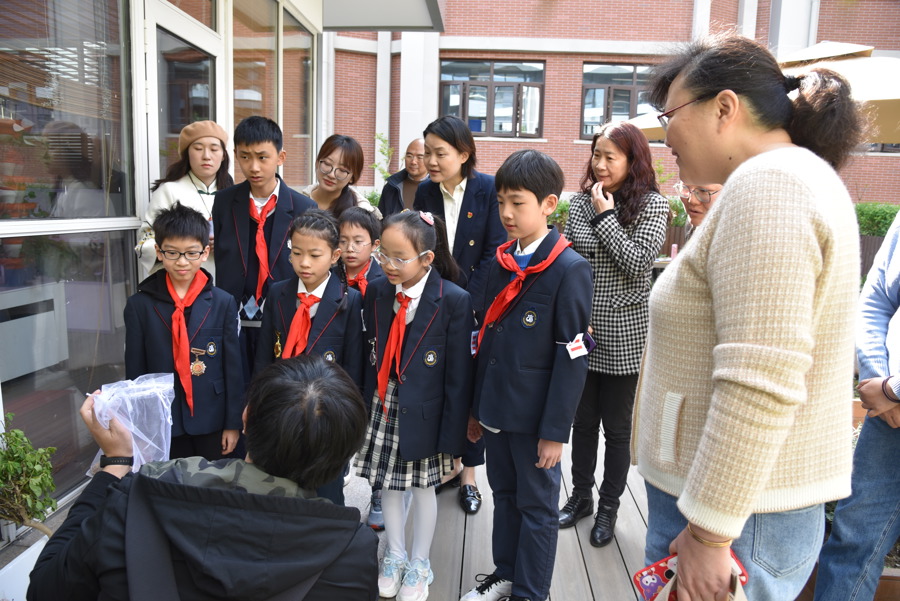 在上海这所小学里，从“百草园”走入健康课堂