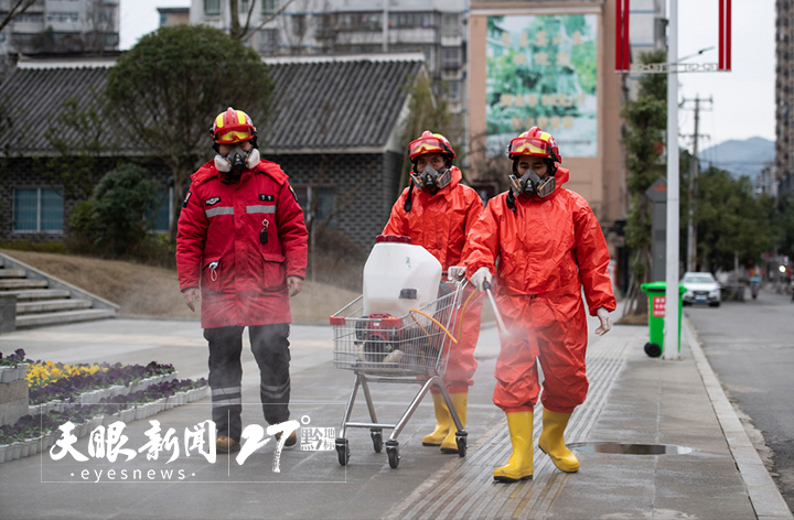 贵州摄影人4680余幅作品记录抗击新冠肺炎疫情感人瞬间