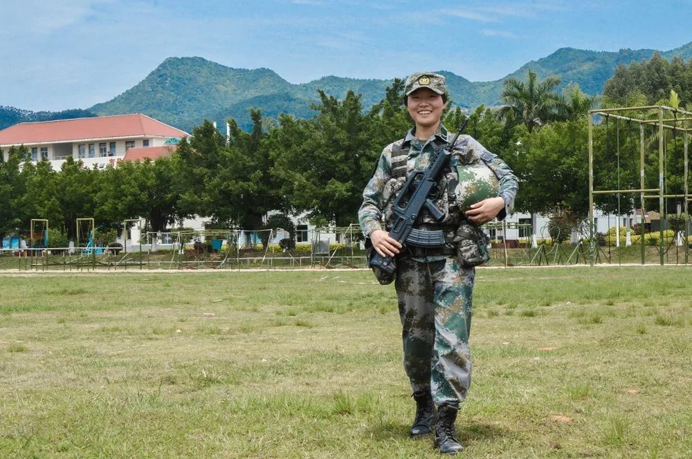 真正男子汉女兵身材图片