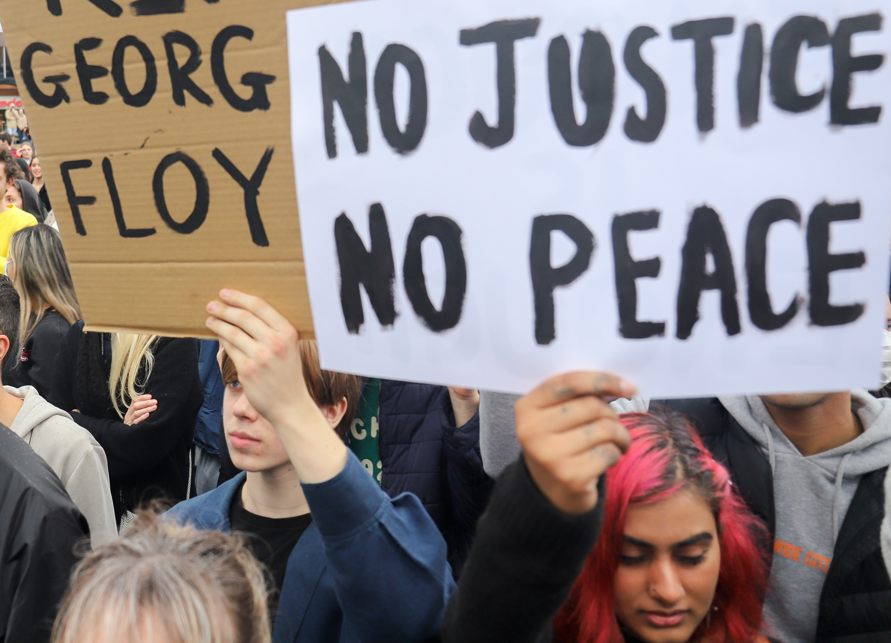 亚太欧美十余国爆发抗议,谴责美国警察种族主义与暴力执法