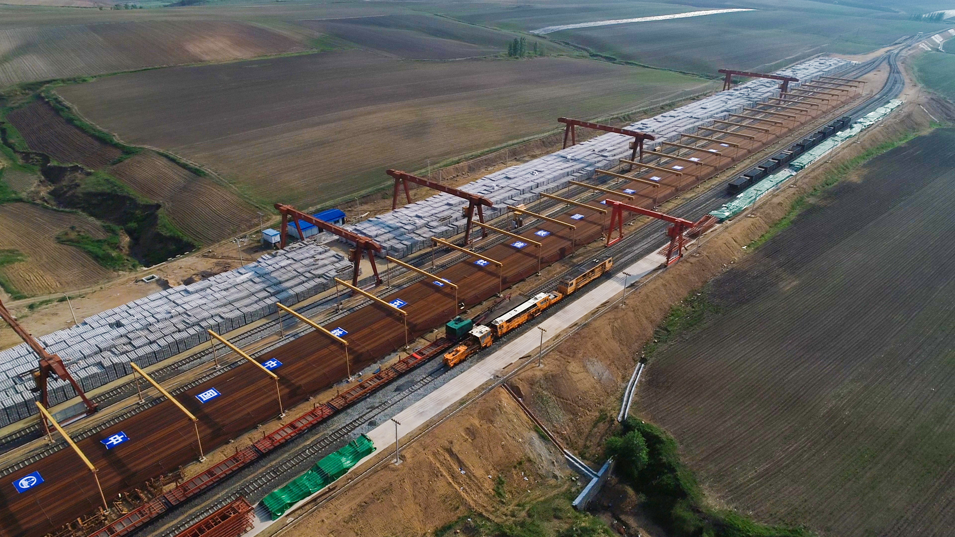 中國最北高寒高鐵牡佳客專建設進入鋪軌階段