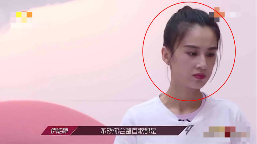 网易娱乐|伊能静再现&quot;嘶吼式&quot;表演 黄圣依翻白眼表情亮了