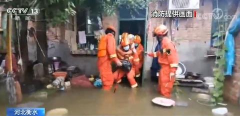 央视网|强降雨导致20余户民房被淹 消防人员紧急救援