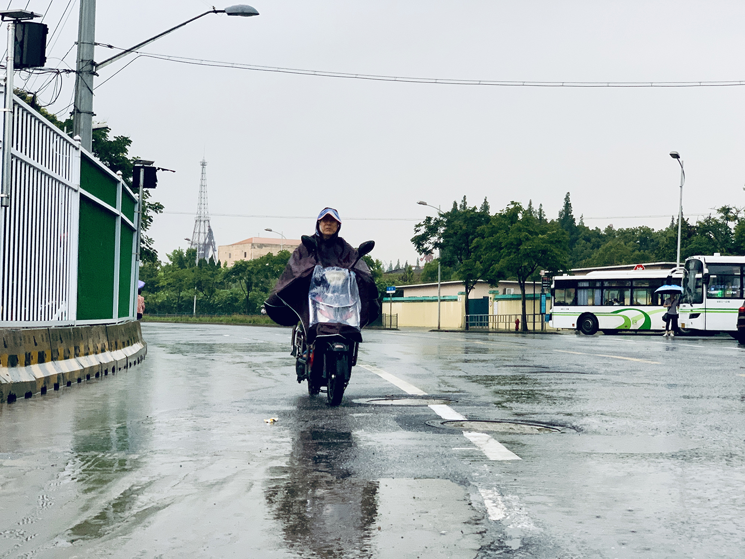 上观新闻|曾因一场雨淹8000户，过去是上海重灾区，今天在暴雨中他们还好吗？