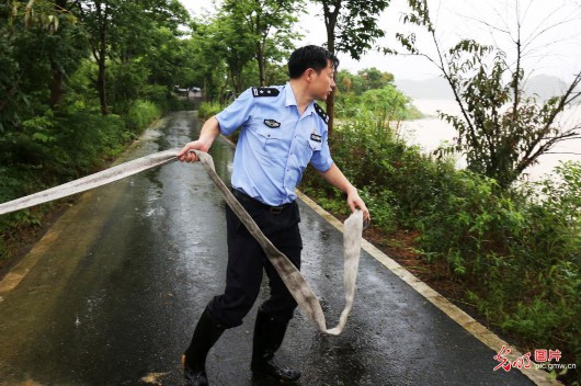 光明网|浙江淳安：众志成城 协力抗洪