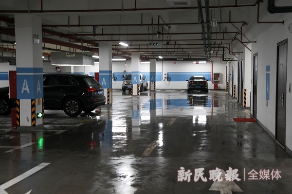 新民晚报|2020夏令热线·现场目击|“最长梅雨季”催生“最湿滑地下车库”