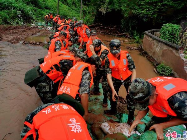 中国网|水位破历史峰值,武警官兵全力应急!