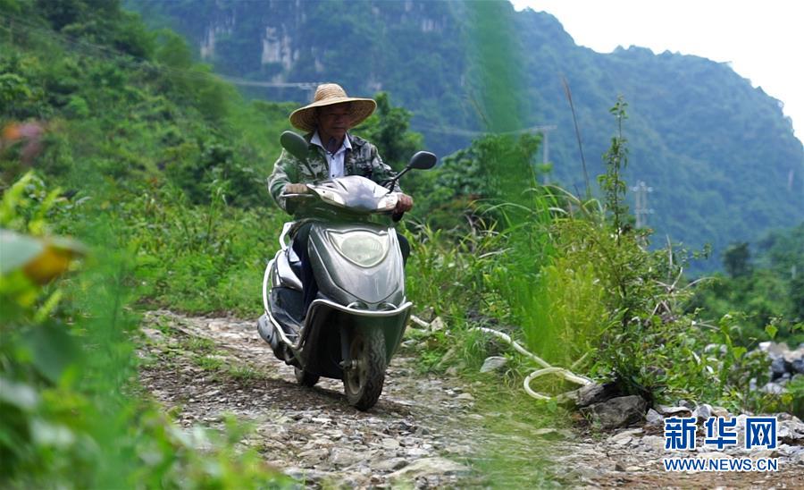 （脱贫攻坚·扶贫印记）（2）小村“工程哥”黄大气