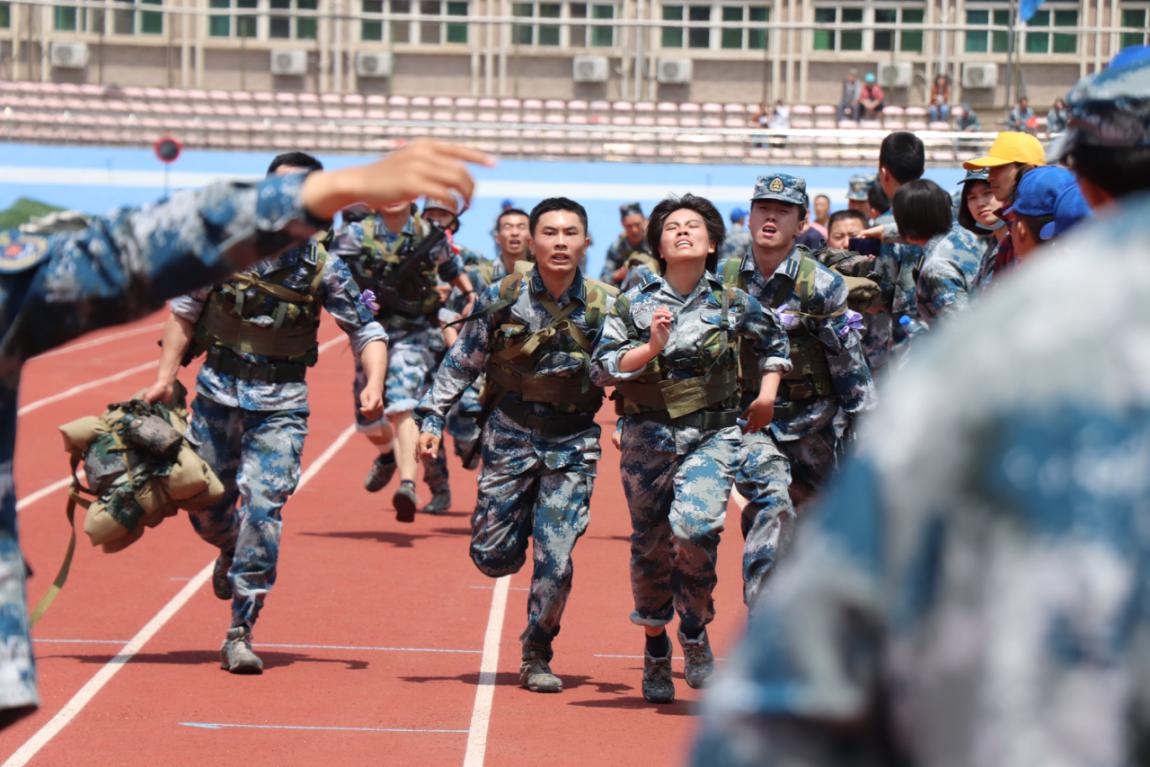 解放军报客户端|毕业特辑|成长为军人的冬春夏秋