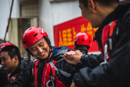 中华人民共和国应急管理部|这十八个瞬间 或许可以一窥他们冲锋的身影