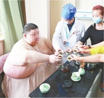 中新网|556斤男子减重手术成功：定制百万元器械、切除80%的胃