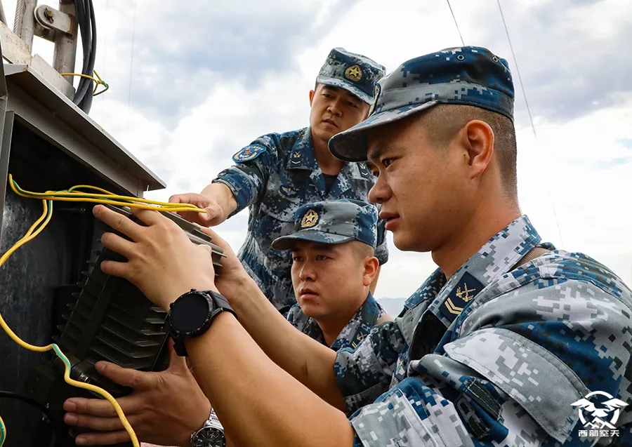 我们是雷达的耳目和神经:令行千里外,唯我通信兵!