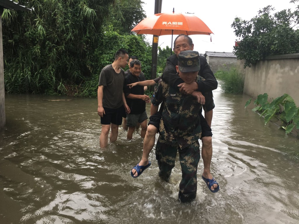 川报观察|出动1500余人次、舟艇40余艘 广汉民兵转移受灾群众2800余人