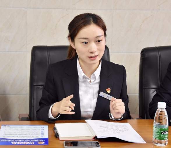 人民日报客户端重庆频道|人物|童王正:爱“聊”的社区书记