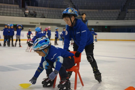 东方网|“萨马兰奇冰雪时间”登陆沪上 面向青少年普及冰雪运动