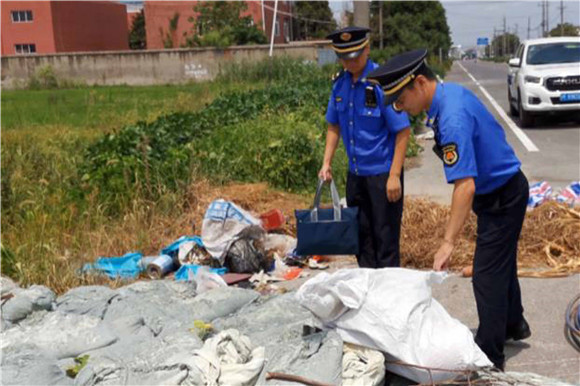 东方网|自作聪明 三地交界处窜动只为偷倒渣土，各方联动迅速锁定