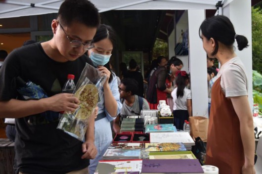 上观新闻|民营艺术馆汇聚一堂 嘉定这里的“美育集市”带你体验艺术魅力