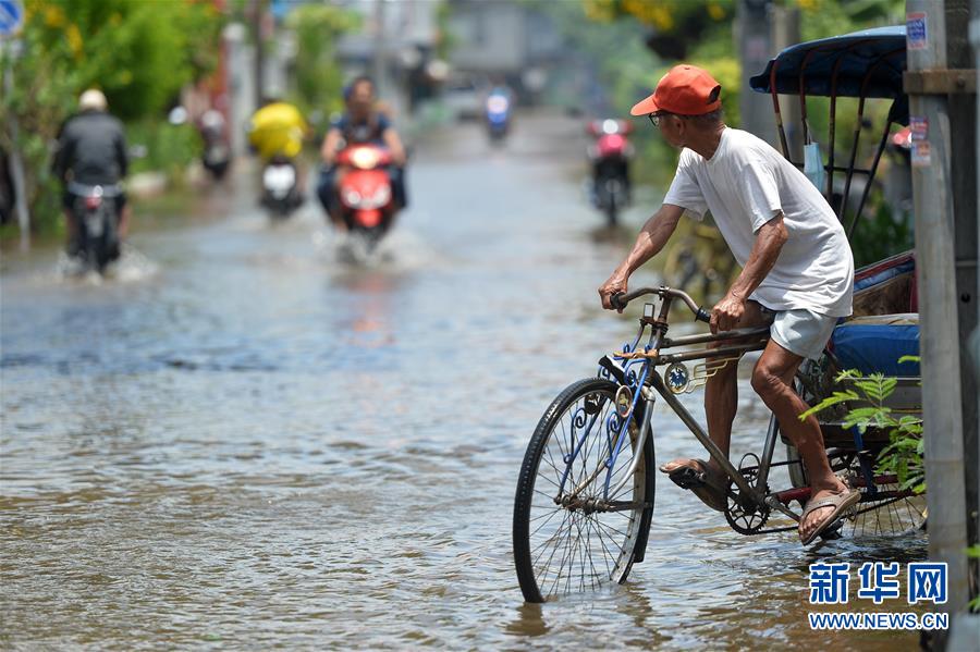 新华网|泰国曼谷暴雨导致城市内涝