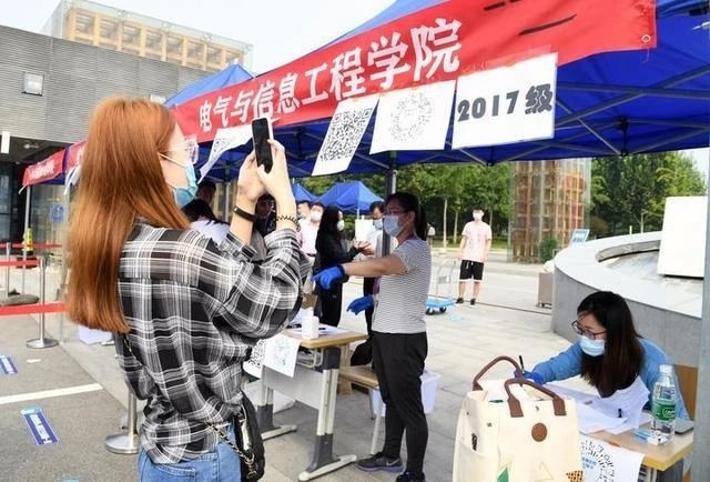 写作杂志|今天的大学生该多看书了