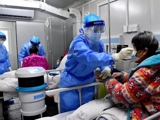 中国军网|回眸丨3个月，20张图，记录白衣战士“战疫”温暖瞬间