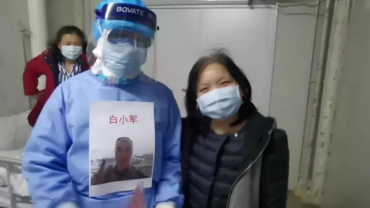 中国军网|回眸丨3个月，20张图，记录白衣战士“战疫”温暖瞬间