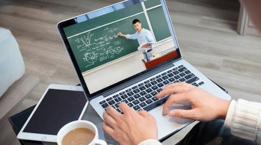 封面新闻|封面有数 | 95后成在线辅导老师主力军，超九成拥有本科及以上学历