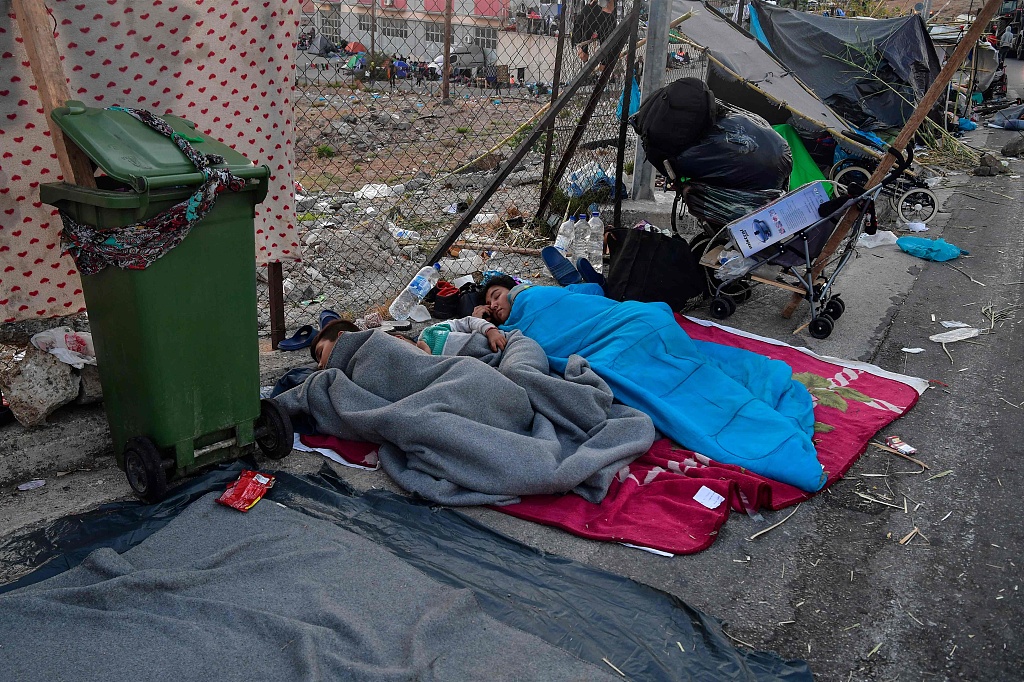 人民视觉|希腊最大难民营遭恶意纵火&#xA0;大量移民露宿街头