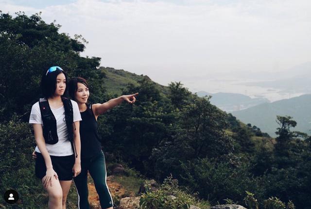 凤凰娱乐|刘銮雄女儿换新造型罕见晒写真美照，穿芭蕾舞服秀完美好身材