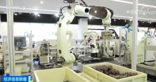 央视财经|我国人工智能人才缺口达30万，毕业生月薪超3万元