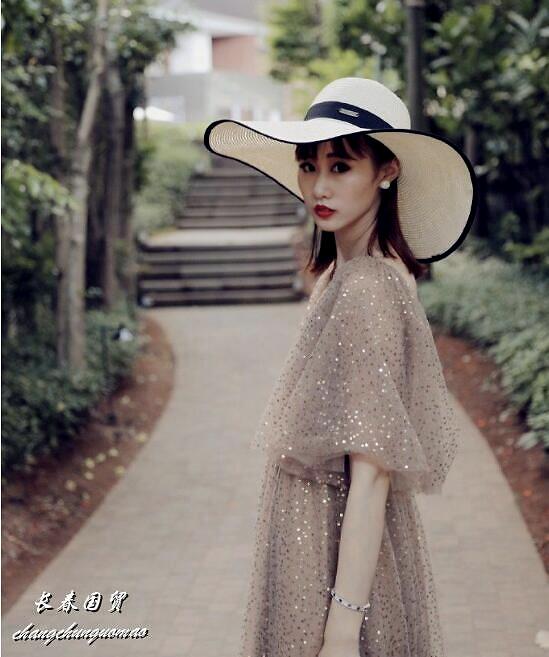 凤凰娱乐|巩汉林29岁儿媳近照曝光：清纯靓丽 大秀好身材