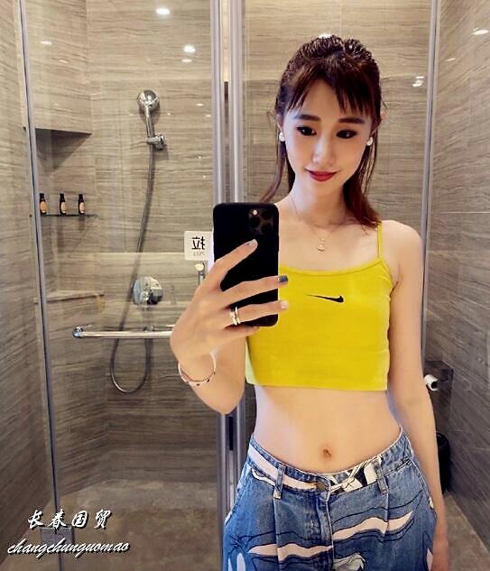 凤凰娱乐|巩汉林29岁儿媳近照曝光：清纯靓丽 大秀好身材