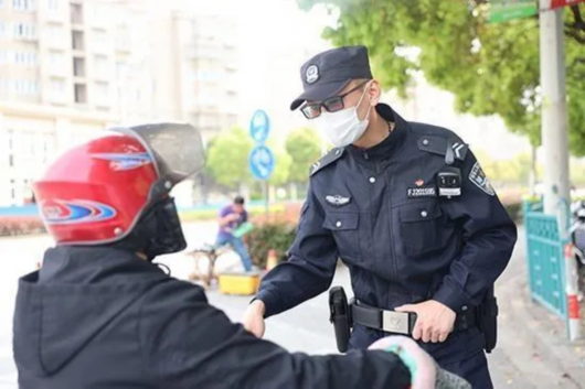 上海宝山|他们像警察，又不是警察。今后，表现优秀的辅警也有机会晋升为警察！