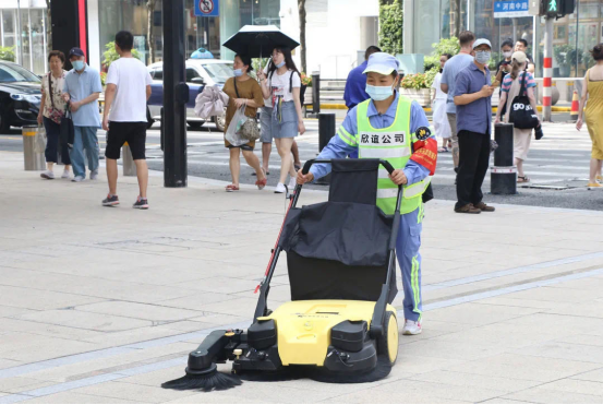 上海黄浦|精细化“席地可坐”标准向南京路东拓区域延伸