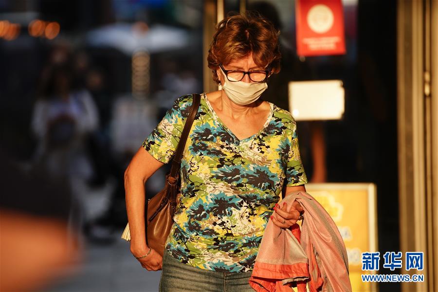 新华网|波兰单日新增确诊病例数创新高