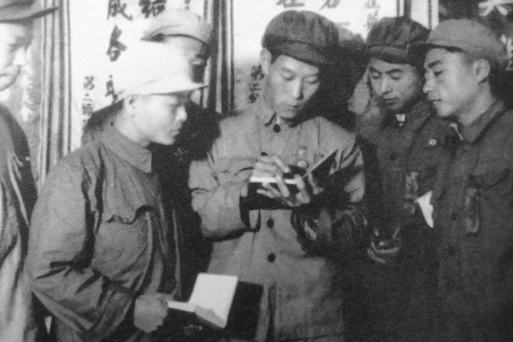 新华社|国家相册：《他从未远去》