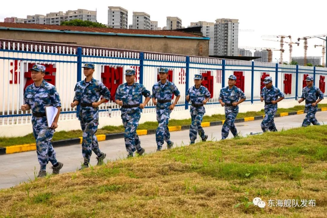 东海舰队发布|汽车兵有多牛?这场“排位赛”告诉你